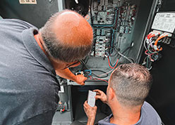 Revisão preventiva e corretiva de painel elétrico